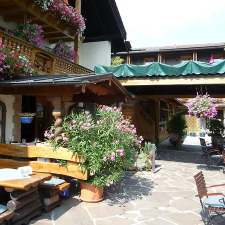 ホテル Der Schlossberghof Marzoll - Landidyll & Naturgarten - Vital-sportlich-gesund- 3*