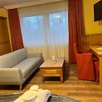 Der Schlossberghof Marzoll - Landidyll & Naturgarten - Vital-sportlich-gesund- Szálloda 3*