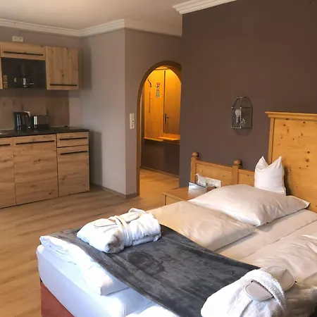 Der Schlossberghof Marzoll - Landidyll & Naturgarten - Vital-sportlich-gesund- 3* Бад-Райхенхалль
